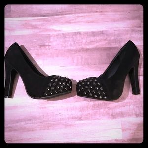 Studded pumps